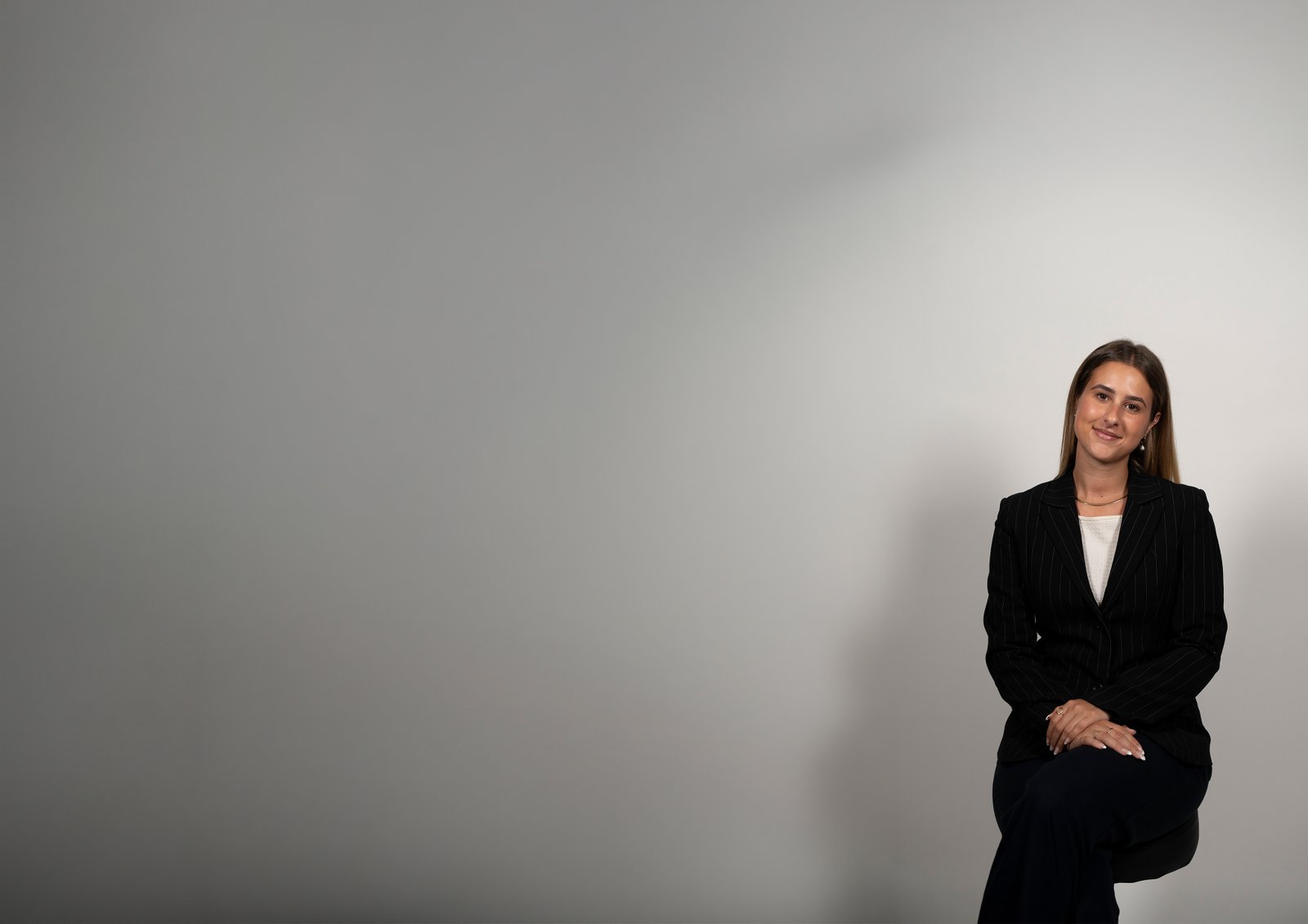 Amélie Stettbacher, Portrait im Blazer